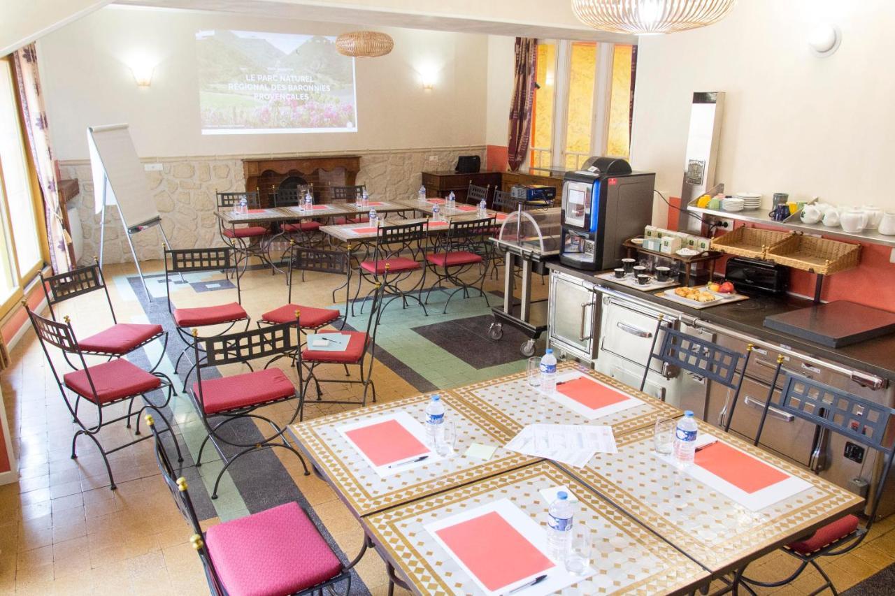 Les Arcades Le Lion D'or Hotel 3*