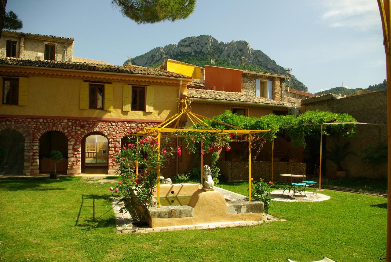 Hotel Les Arcades Le Lion D'or Buis-les-Baronnies